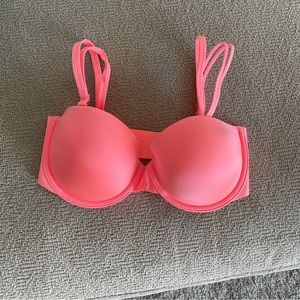 Victoria’s Secret strapless bra
